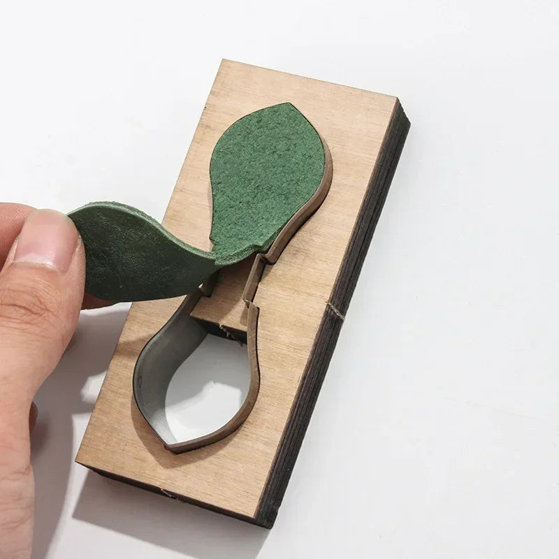 Leather Cutting Mould Zipper, Leather Tool Bag Chain Template, DIY Wooden Punching ,Handcraft Bag Straps Cutting Die